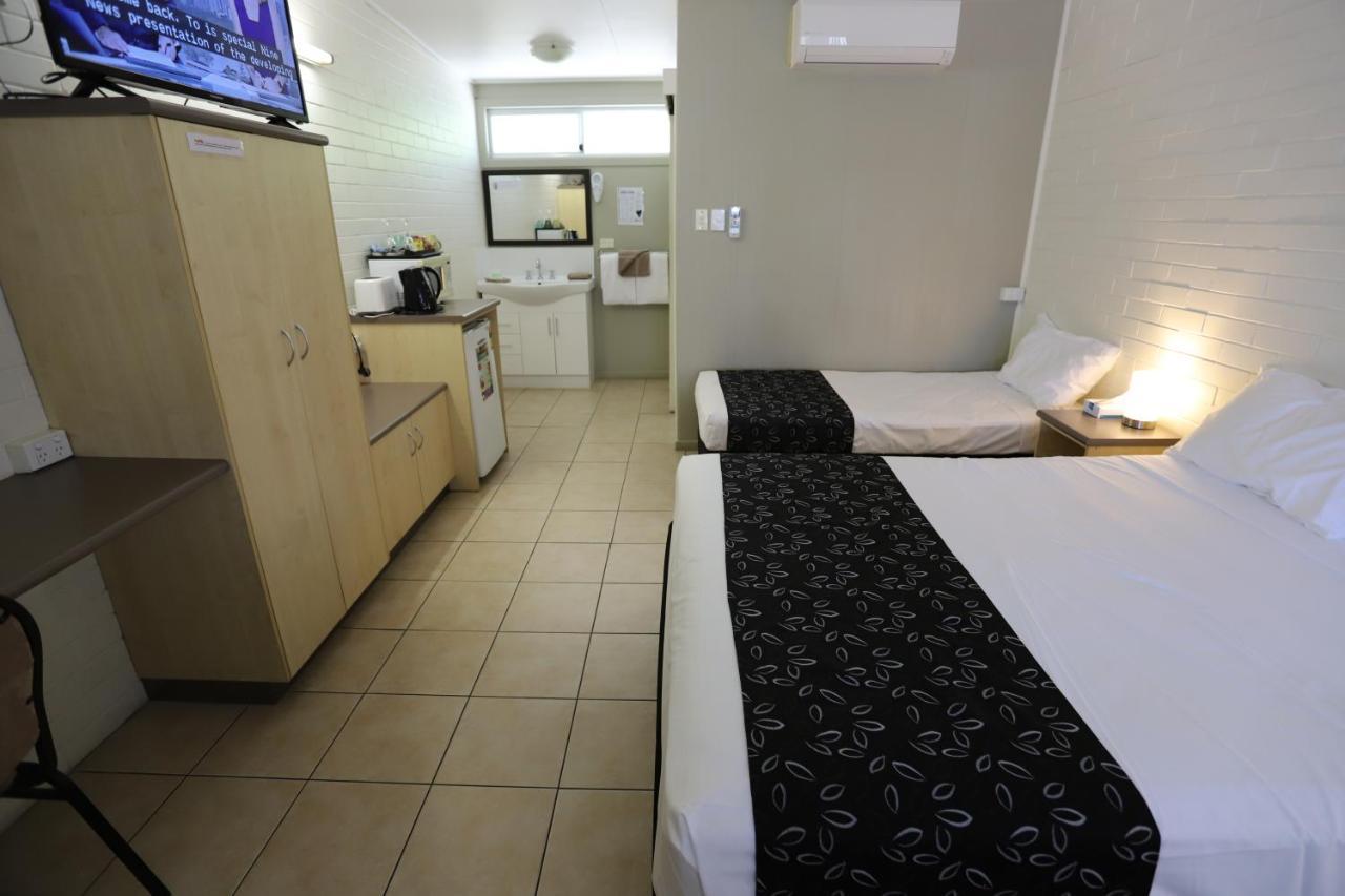 Tropic Coast Motel Mackay Bagian luar foto