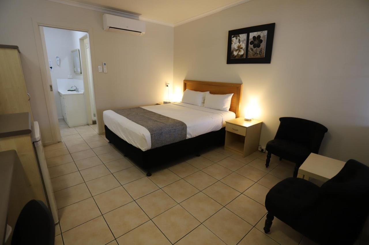 Tropic Coast Motel Mackay Bagian luar foto