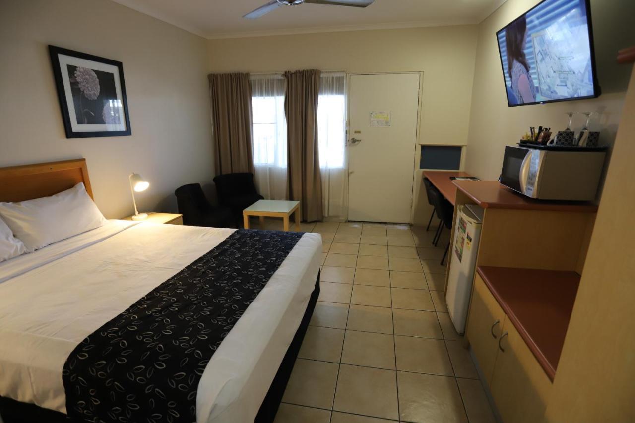 Tropic Coast Motel Mackay Bagian luar foto