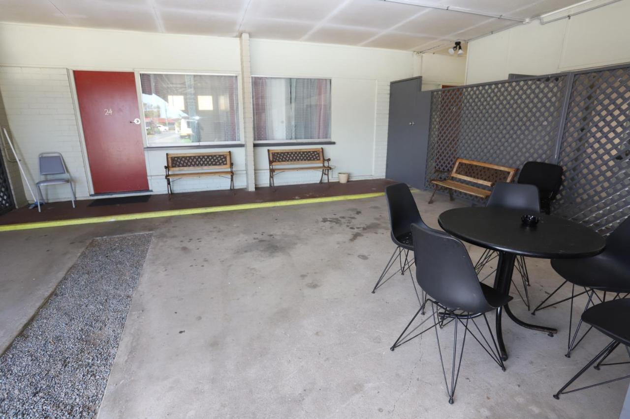 Tropic Coast Motel Mackay Bagian luar foto