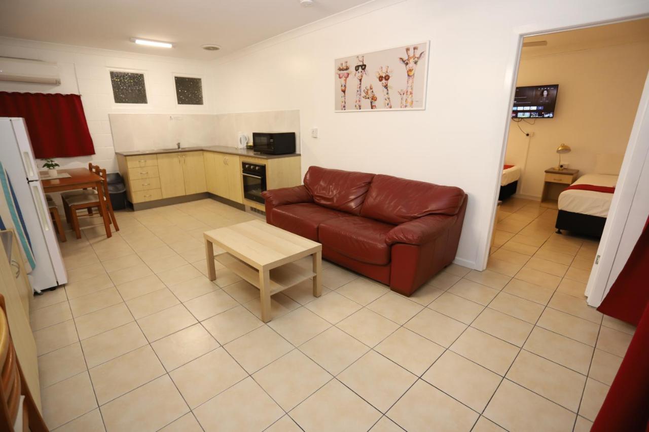 Tropic Coast Motel Mackay Bagian luar foto