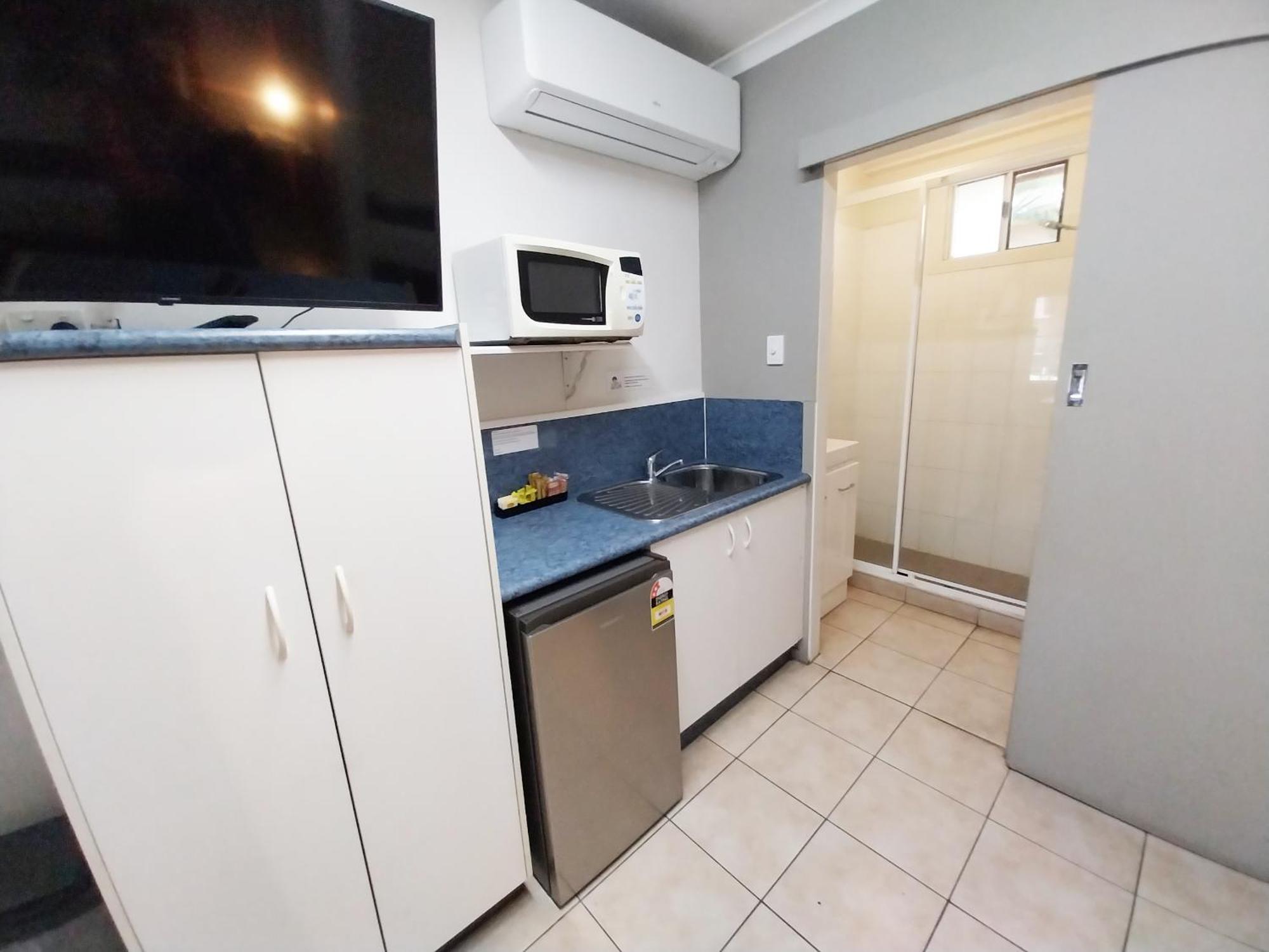 Tropic Coast Motel Mackay Bagian luar foto