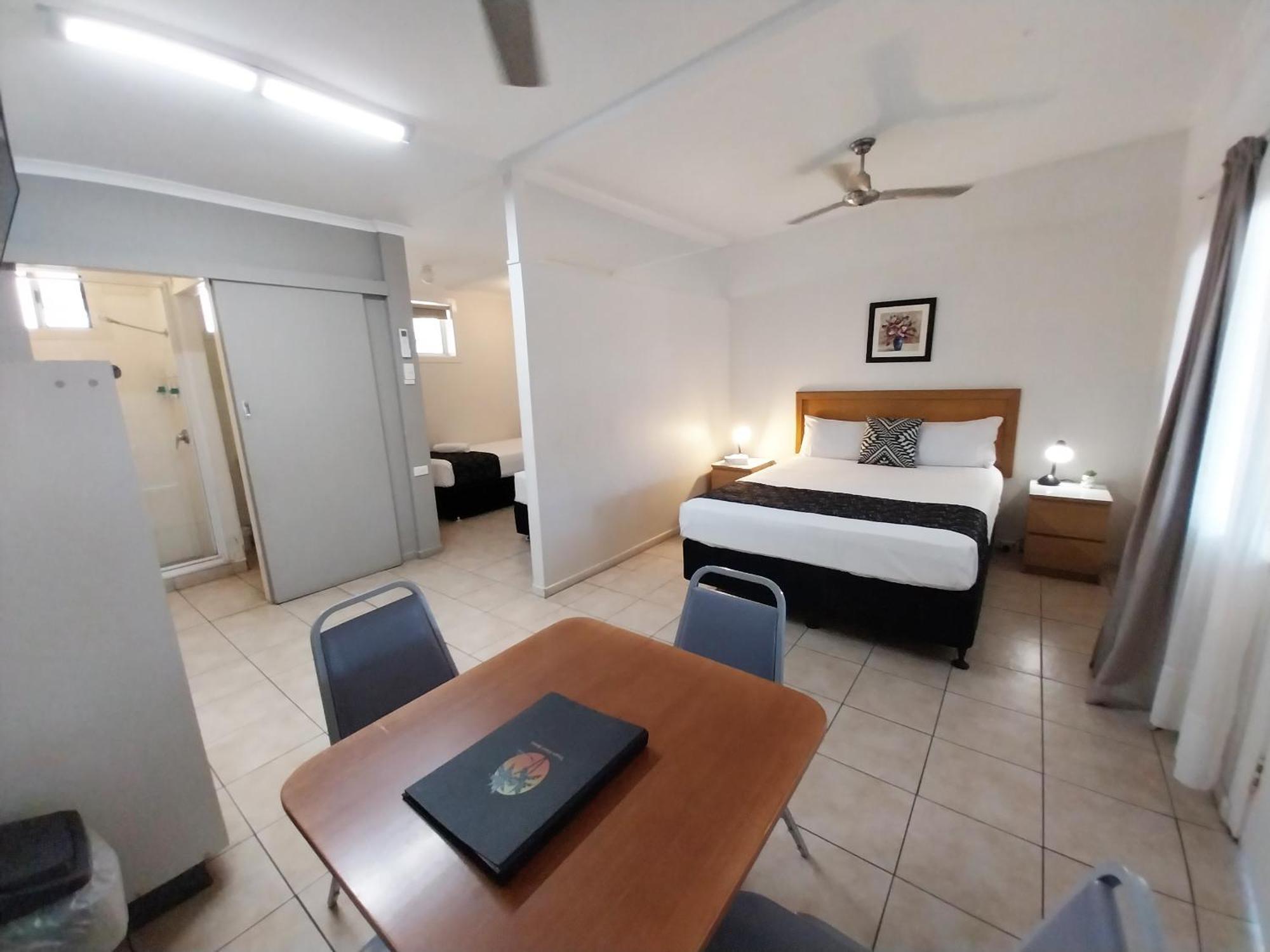 Tropic Coast Motel Mackay Bagian luar foto